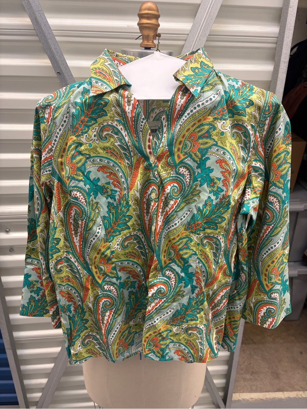 Women’s peri Paisley Casual Button-Up Shirt